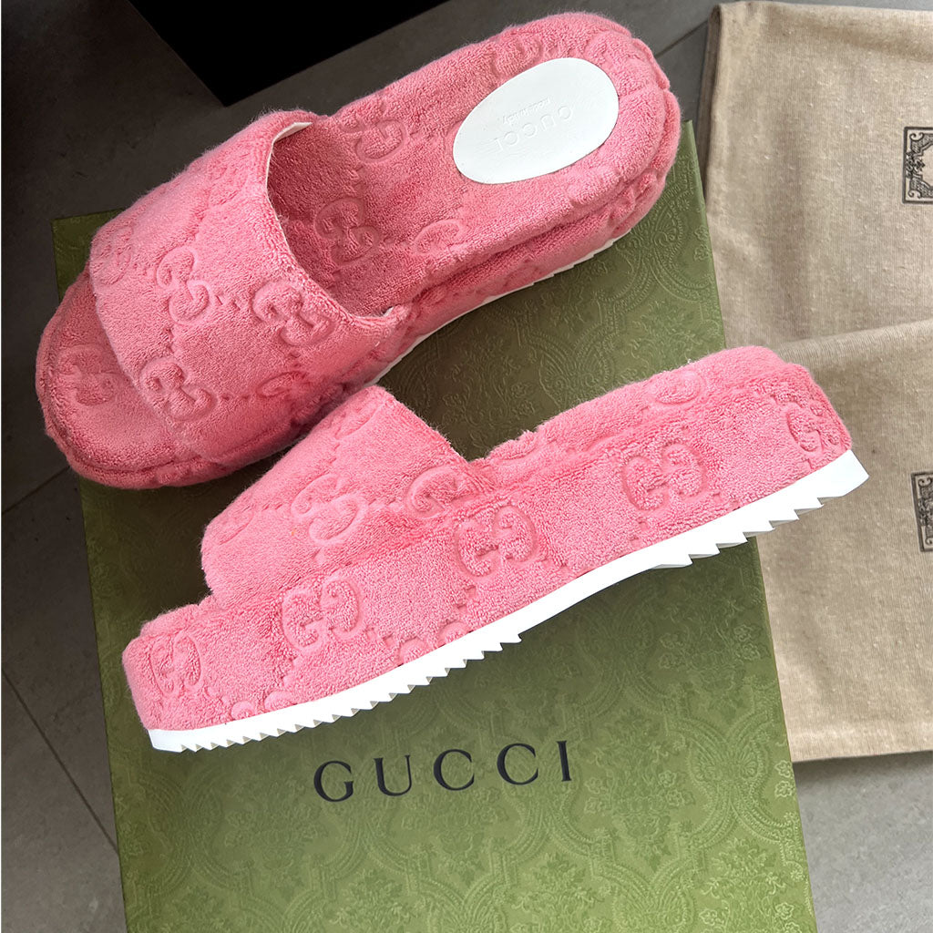 GUCCI PLATFORM FLOPS PINK GG